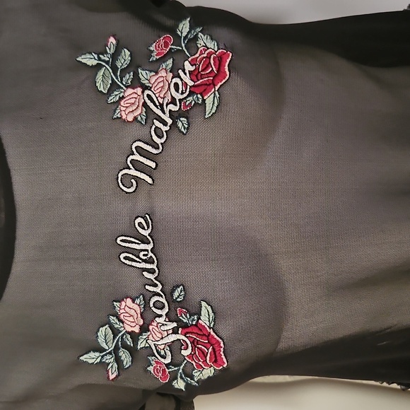 Vtg ARIZONA JEAN Co. Black Sheer Mesh Ruffle Trouble Maker Embroidered Top - Picture 4 of 7